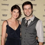 Cobie Smulders decidió casarse con su novio Taram Killam, un integrante del elenco del programa de comedia "Saturday Night Life"